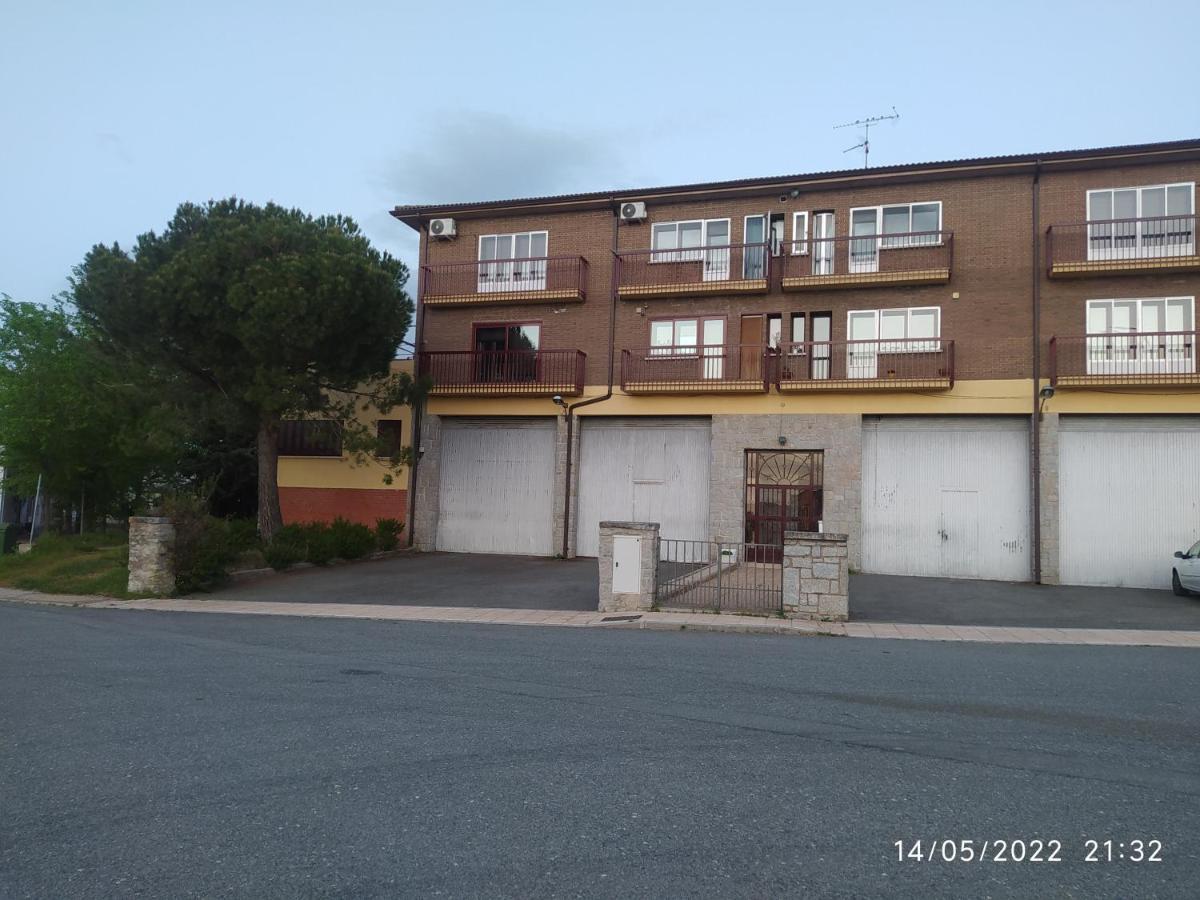 Piso Navas 2 Apartment Navas de San Antonio ภายนอก รูปภาพ
